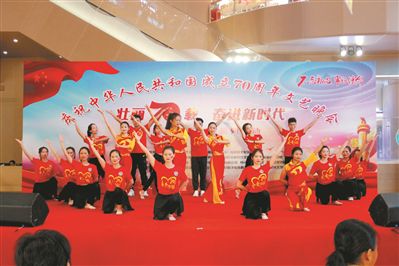 广东7000多名党员干部群众齐聚一堂现场“拉歌”祝福祖国