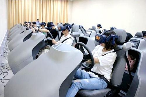 东方时尚率先将VR技术应用于驾驶培训领域