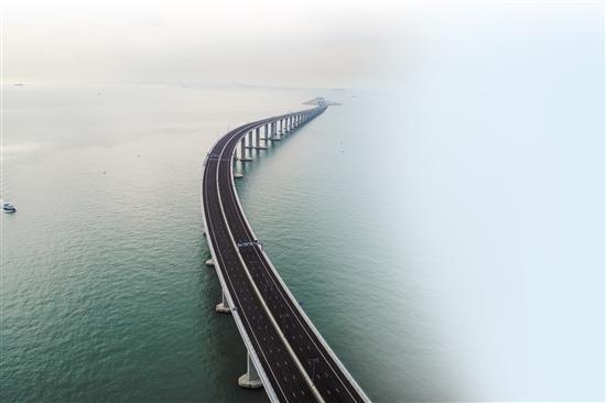 港珠澳大桥开通一周年
