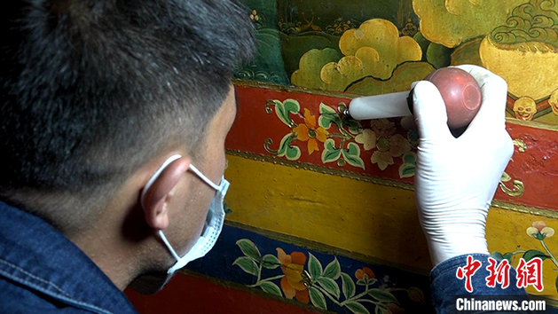 2003年至今 西藏罗布林卡系统壁画修复已完成60%