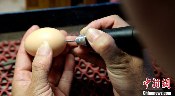 一位“蛋雕”大师的方寸匠心：于指尖传承毫厘技艺
