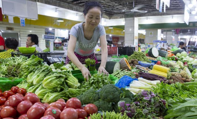 国内餐饮行业收入整体下降 百胜中国三季度利润遭腰斩