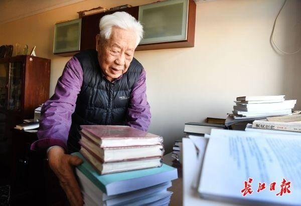 退休教授对中国知网擅自收录他的100多篇论文起诉累计获赔70多万元