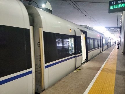 深圳首条“东部快线”试乘 可与2、10、14号线高效换乘