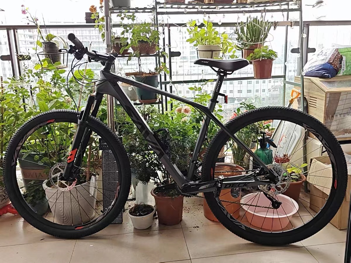 碳纤维自行车为什么贵？铝架和碳架哪个寿命长？